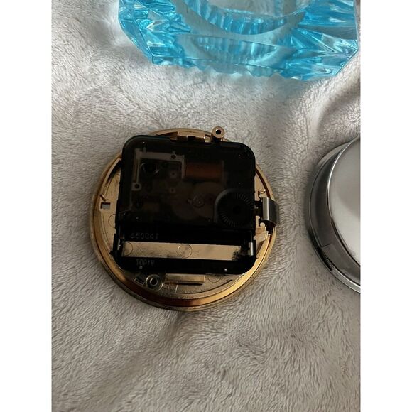 SEIKO Lead Crystal Quartz Aqua Desk Mantle‎ Shelf Clock Japan Heavy Vintage - Picture 5 of 5